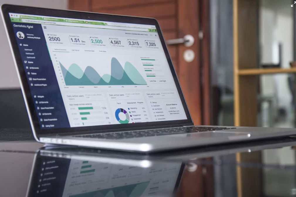 Alasan Mengapa Bisnis Wajib Memiliki Website Company Profile di Era Digital