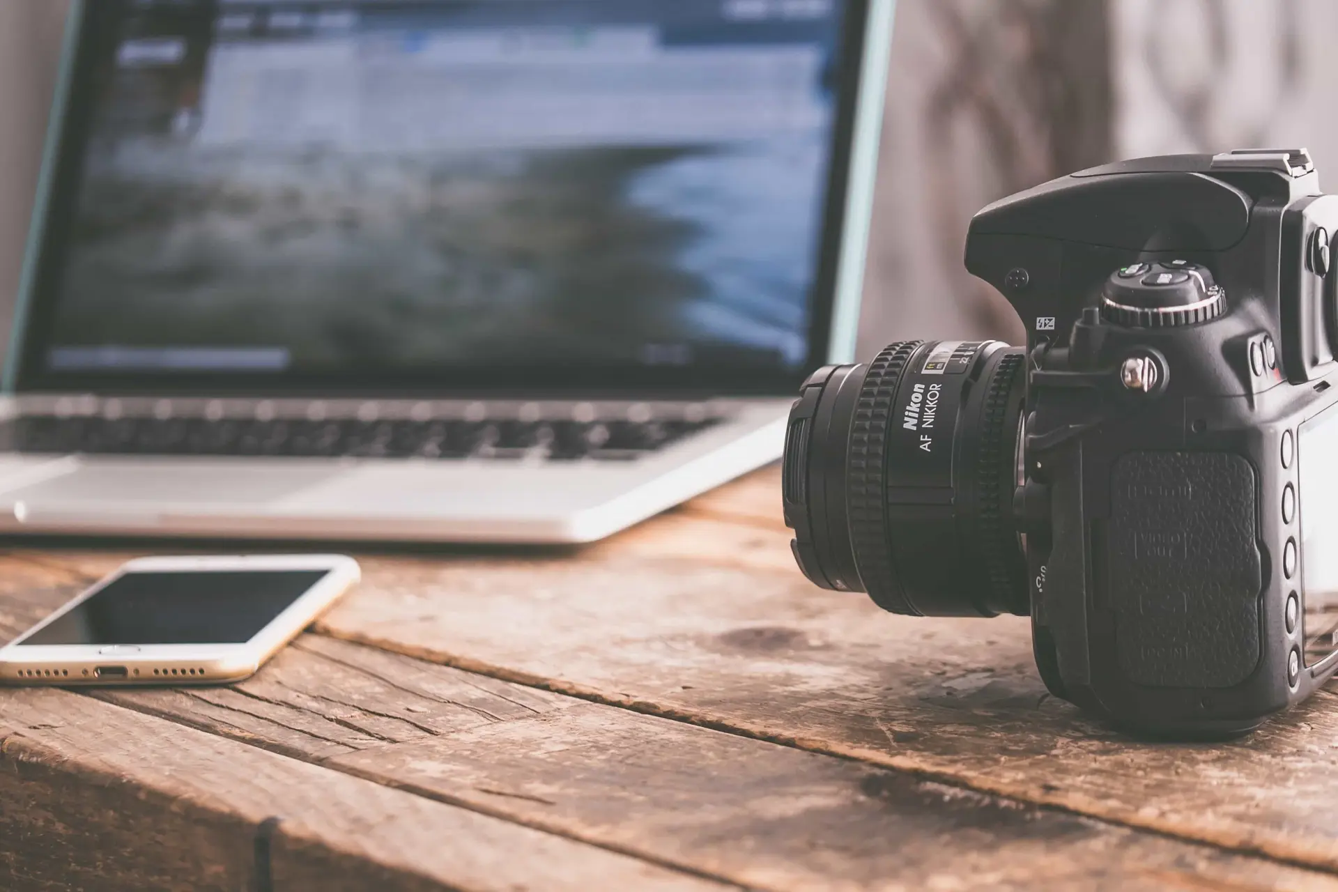 Gambar ilustrasi artikel: Stop Bingung Promosi! Ini Strategi Iklan Video Pendek Untuk UMKM Ini Layak Dicoba - Arrazy Inovasi Teknologi