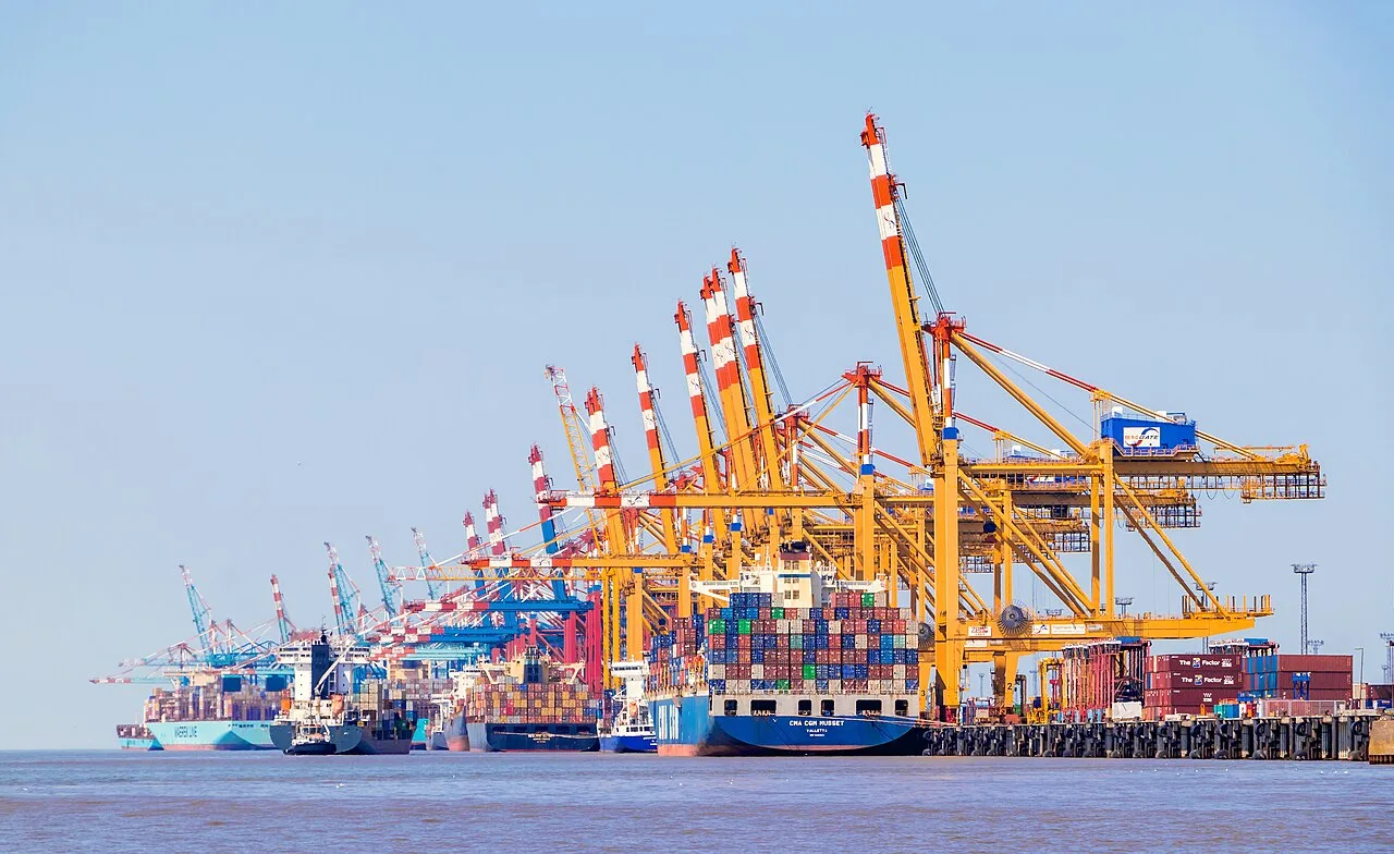 Bagaimana Inovasi Teknologi Mengubah Logistik dan Distribusi di Era Digital